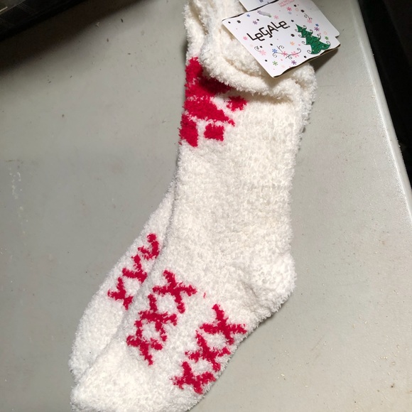 NWT Women’s Fuzzy Socks - Picture 2 of 2